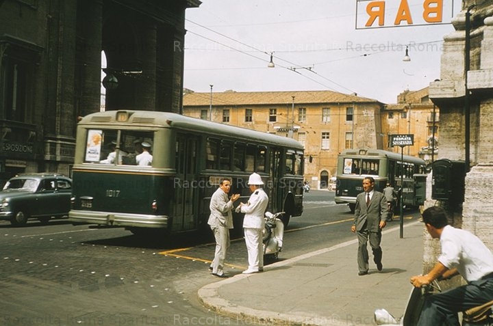 Via Nazionale, angolo via Torino.