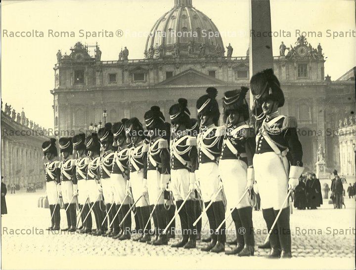 Piazza San Pietro - Guardie Palatine