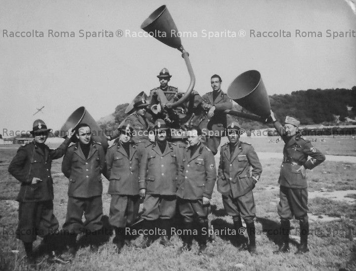 Ufficiali e truppa della Milizia per la difesa antiaerea territoriale