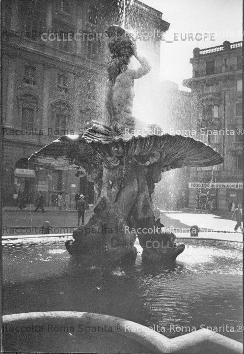 Fontana del Tritone