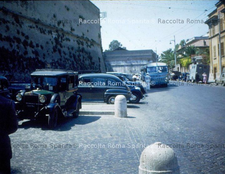 Via delle Mura Vaticane