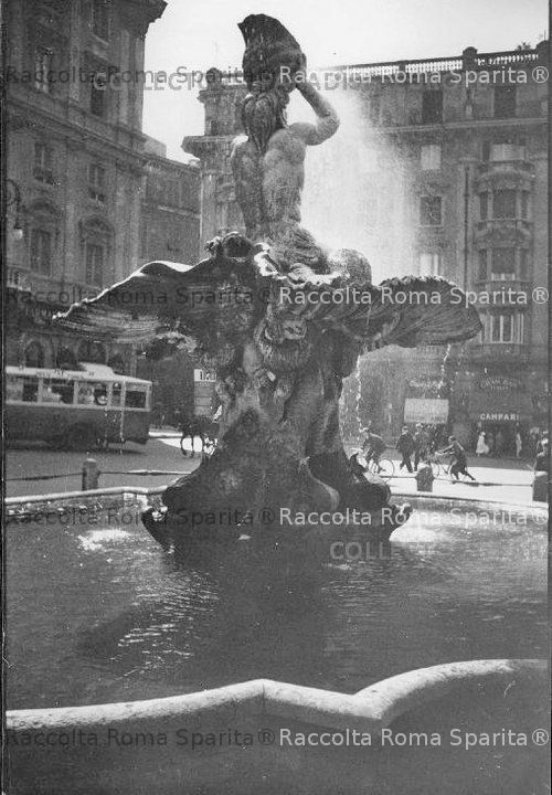 Fontana del Tritone