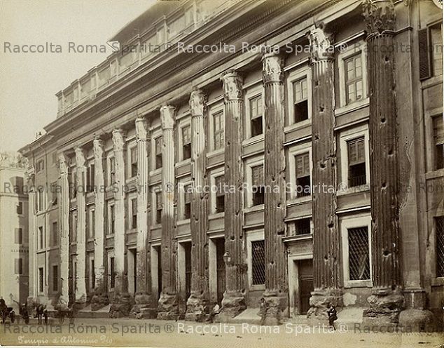 Piazza di Pietra