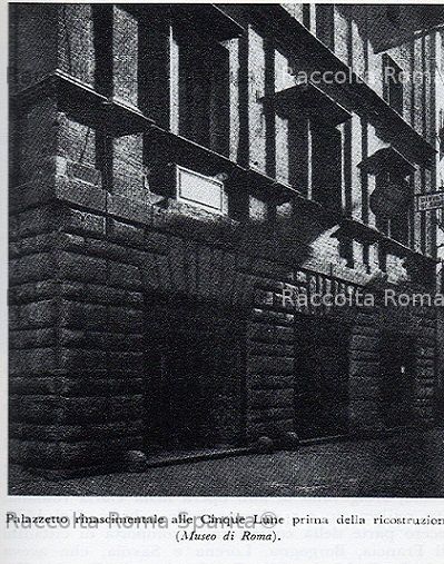 Piazza delle Cinque Lune