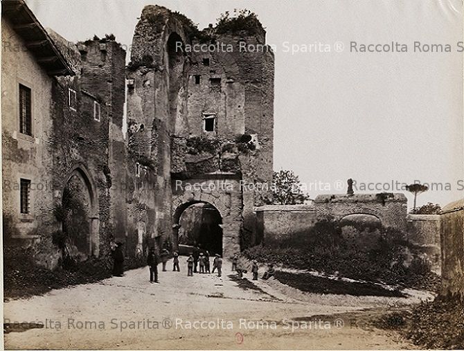 Arco di Dolabella e Silano